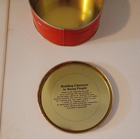 Two Vintage Tins Children & Beagle Playing - Picture 14 of 14